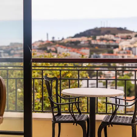 Quinta Gardens - Adults Only